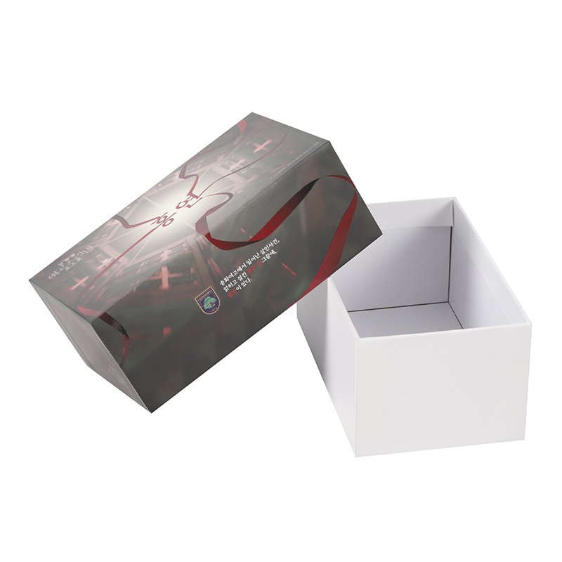 China Factor customized card game paper box cardboard black gift box luxury box packaging